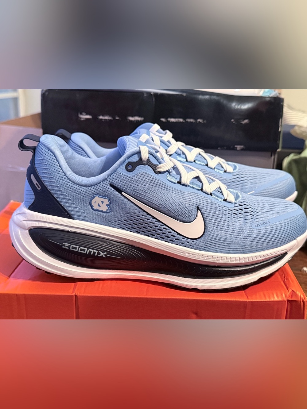 Nike Vomero 18 ‘UNC’